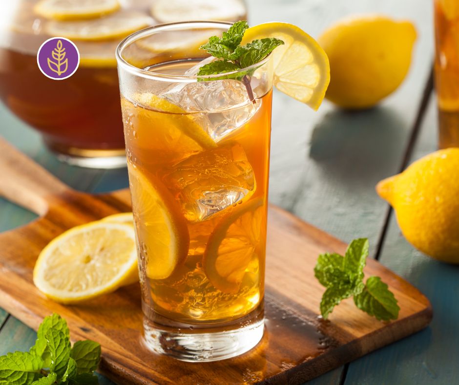 Tè al limone con cubetti di ghiaccio